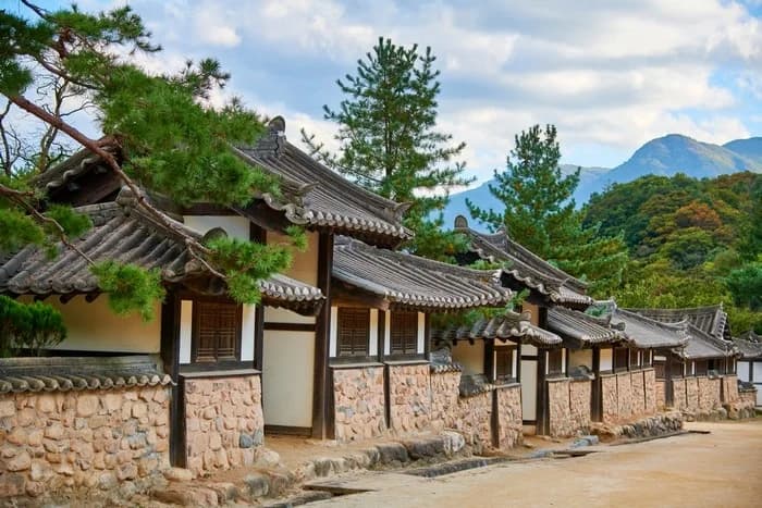 Mungyeongsaejae Open Set, the fictional city of Daeho.