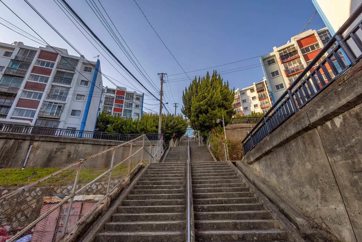 The steep stairs beside Chowon Apartment
