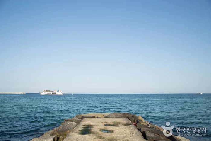Jumunjin Breakwater, the iconic seaside filming spot